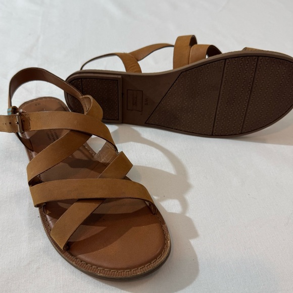 Tom’s Tan Strappy Sandals 9 wide summer sandals - Picture 12 of 15